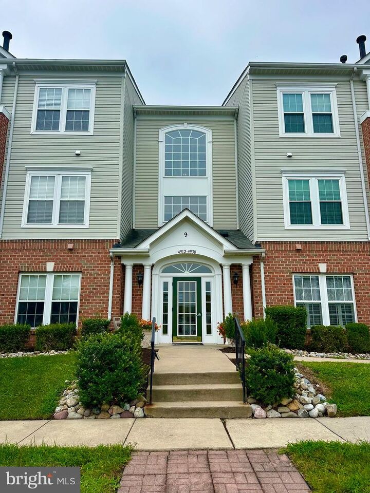 Property Photo:  4932 Brightleaf Court 4932  MD 21237 