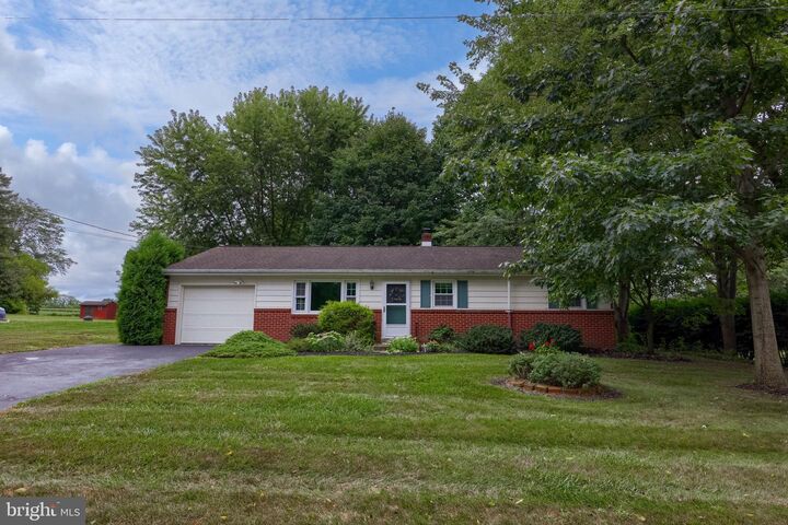 3320 W Oak Street  Lebanon PA 17042 photo