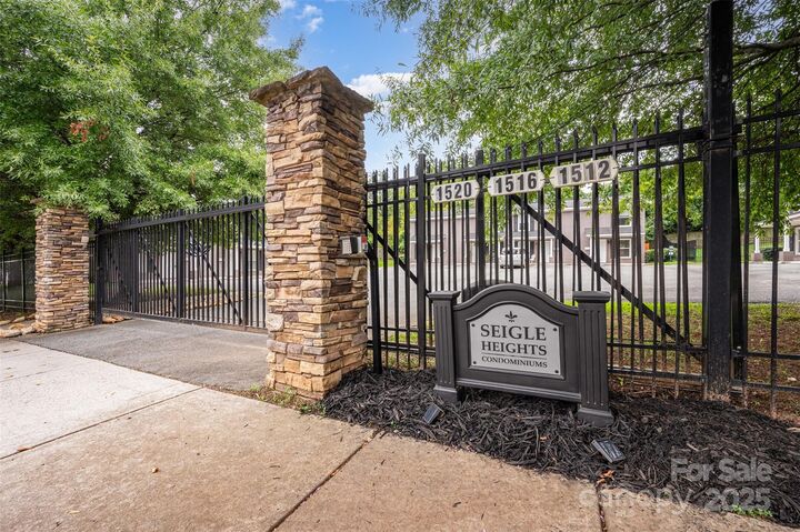 Property Photo:  1512 Seigle Avenue 1  NC 28205 