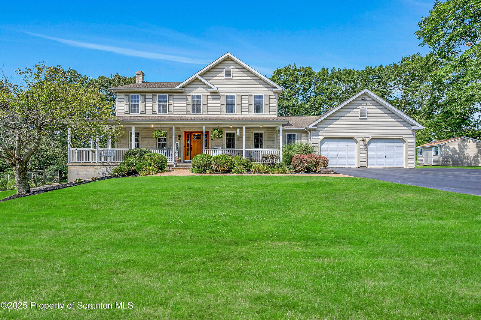 Property Photo: 10010 Valley View Drive PA 18411