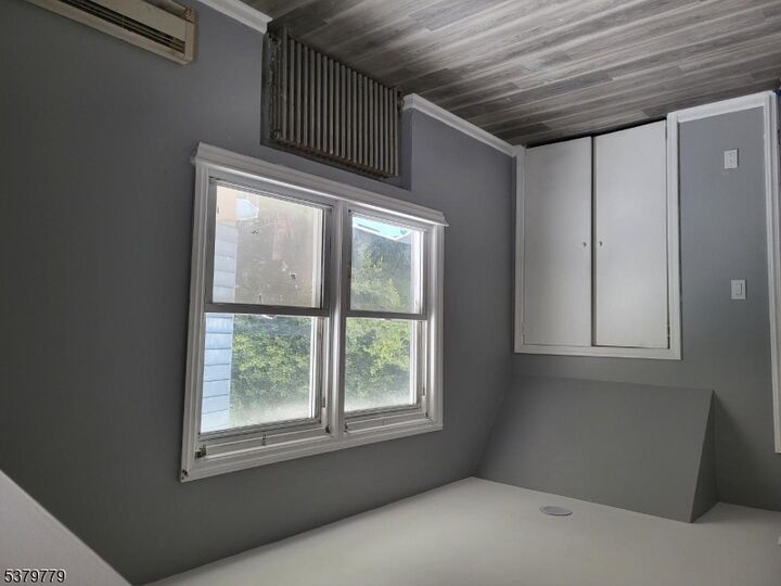 Property Photo:  37 Aberdeen Ct 2  NJ 07508 