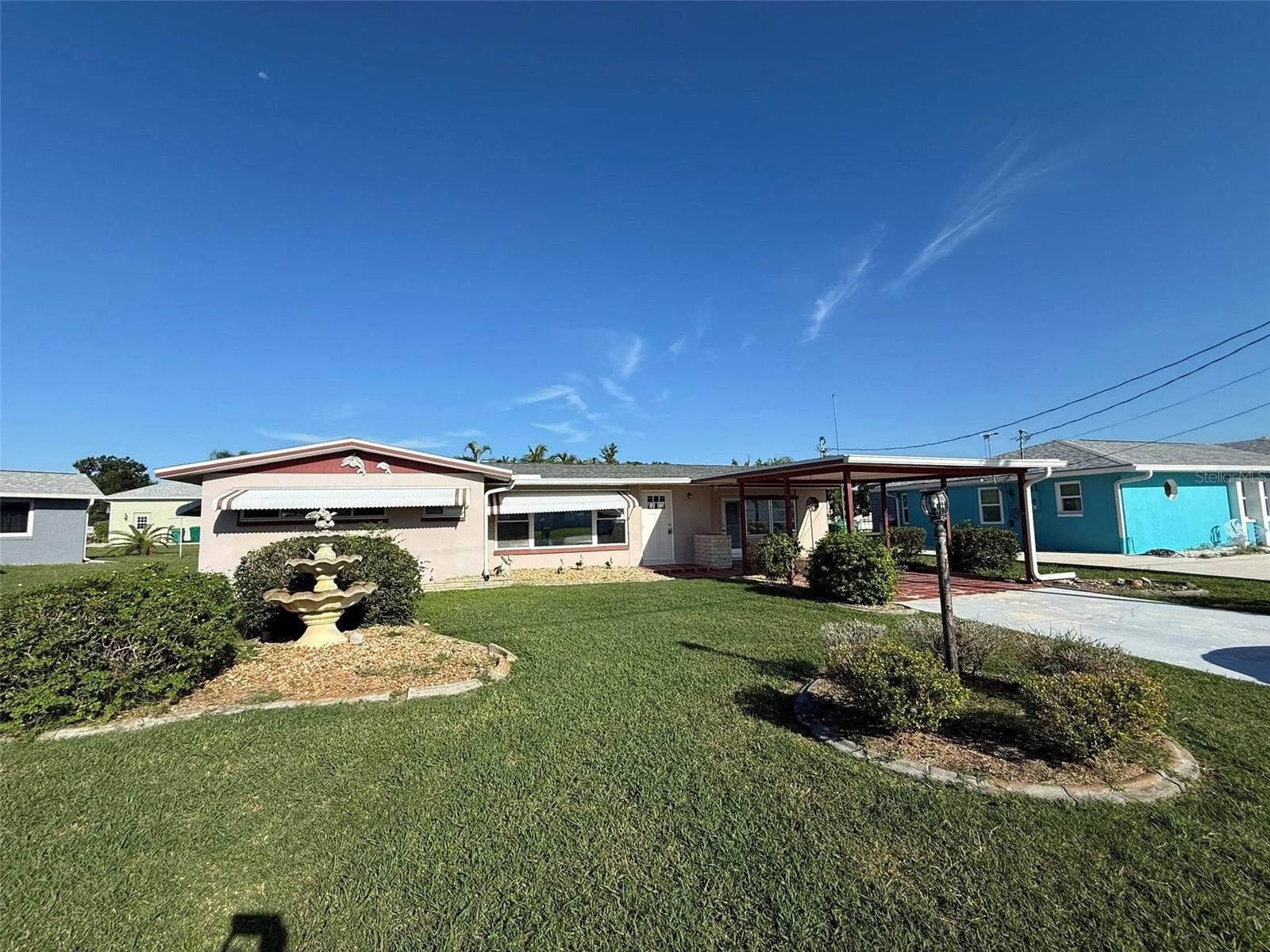Property Photo:  186 Salem Avenue NW  FL 33952 