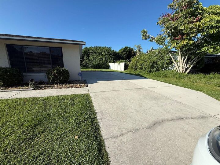Property Photo:  581 Grove Avenue NW  FL 33952 