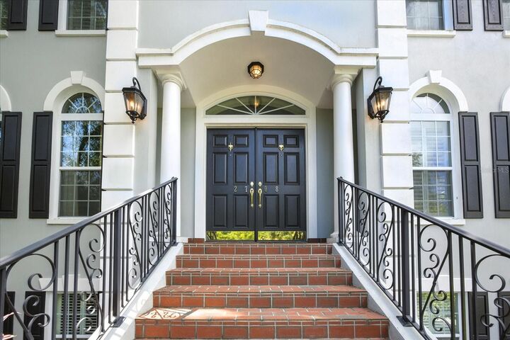 Property Photo: 2708 W Marlin Avenue FL 33611
