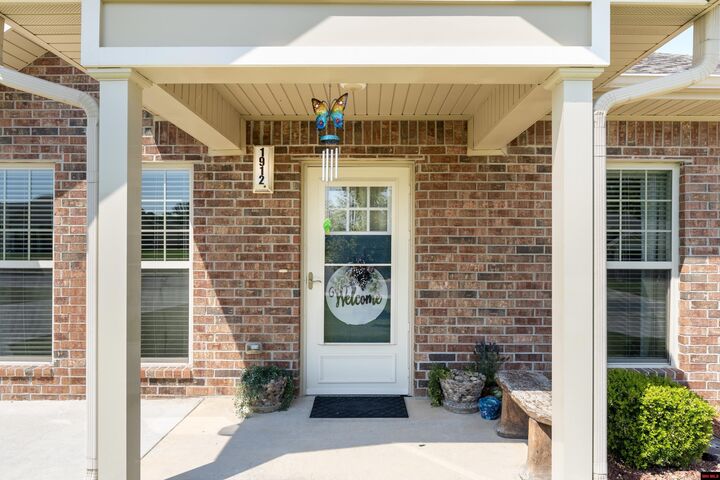 Property Photo:  1912 Maumee Court  AR 72653 