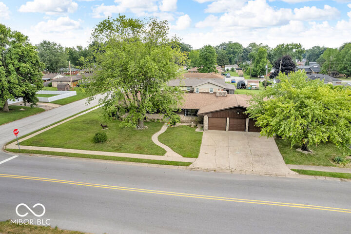 Property Photo: 605 Simmons Street IN 46168
