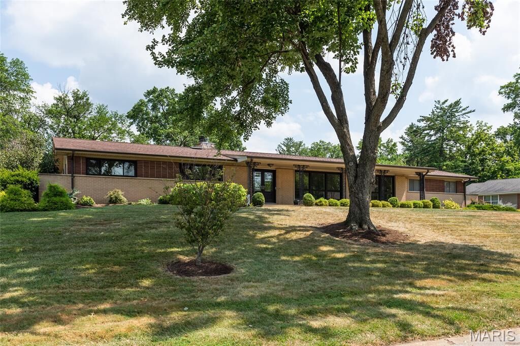 Property Photo:  536 Fairways Circle  MO 63141 