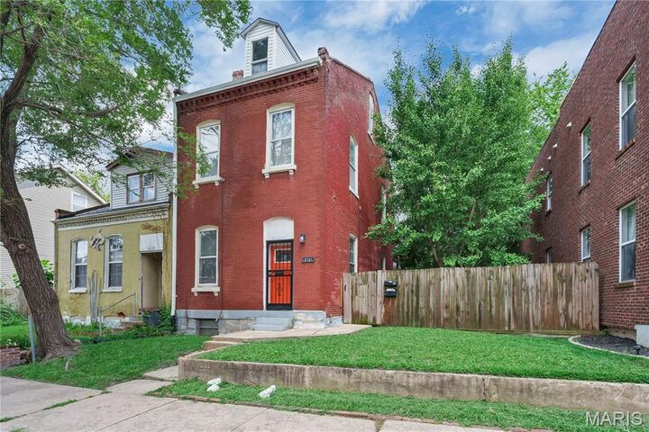 Property Photo:  2121 Victor Street  MO 63104 