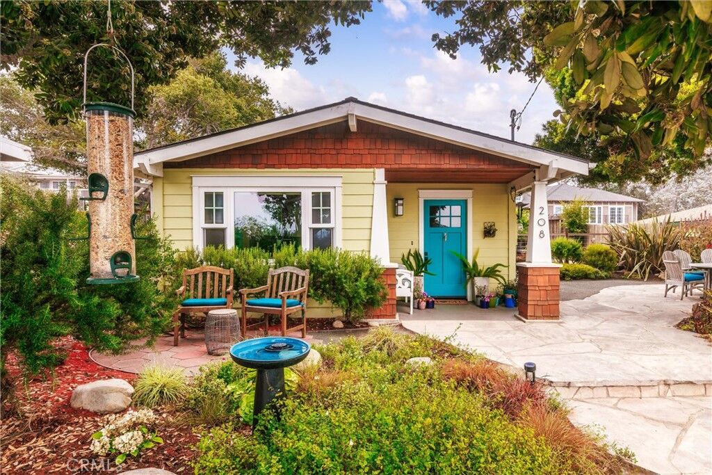 Property Photo:  208 Shasta Ave  CA 93442 