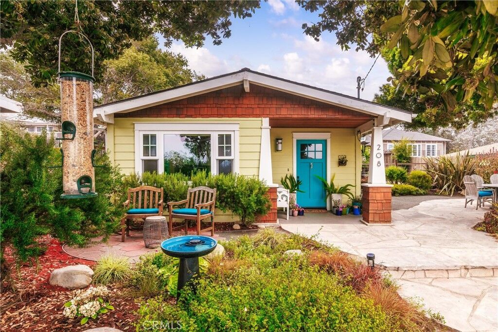 Property Photo:  208 Shasta Ave  CA 93442 