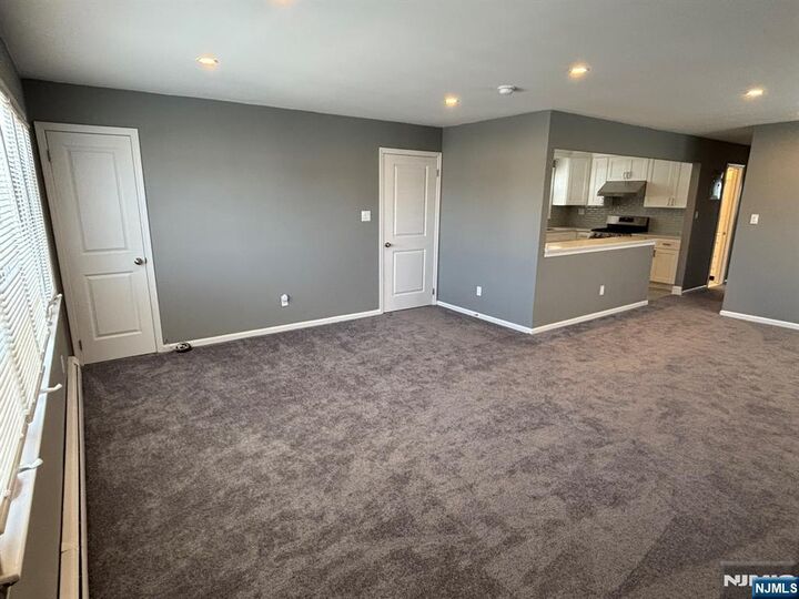 Property Photo:  482 Hickory Street 2  NJ 07032 