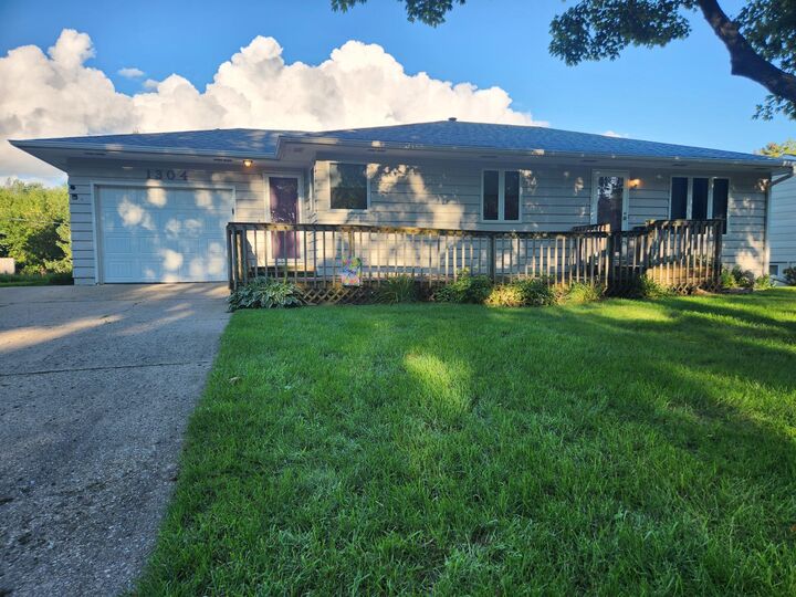 Property Photo:  1304 Crestview Road  MN 56007 