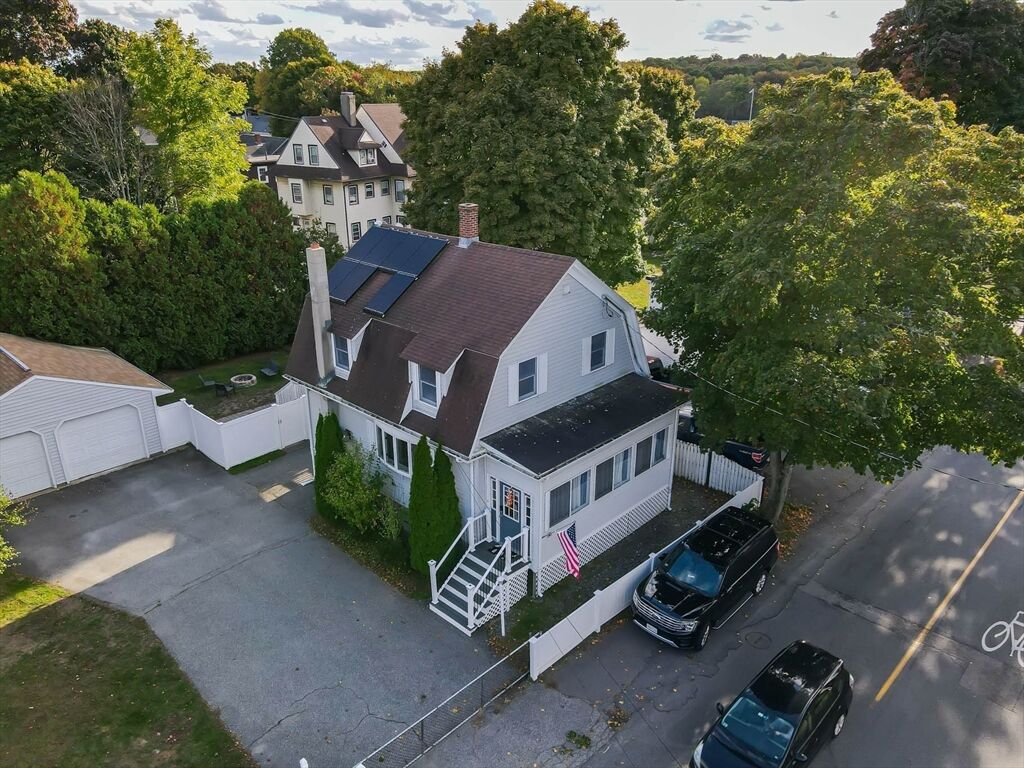 Property Photo: 86 School St MA 01906