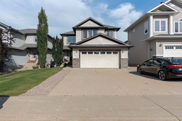 Property Photo: 117 Sandhill Place AB T9K 0S6