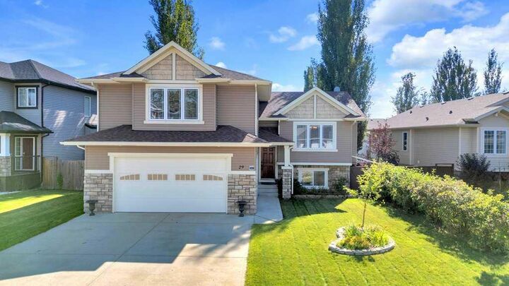 29 Estella Crescent  Lacombe AB T4L 2P3 photo