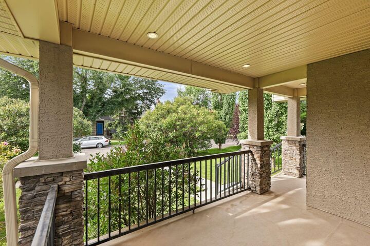 Property Photo: 458 19 Avenue NW AB T2M 0Y4