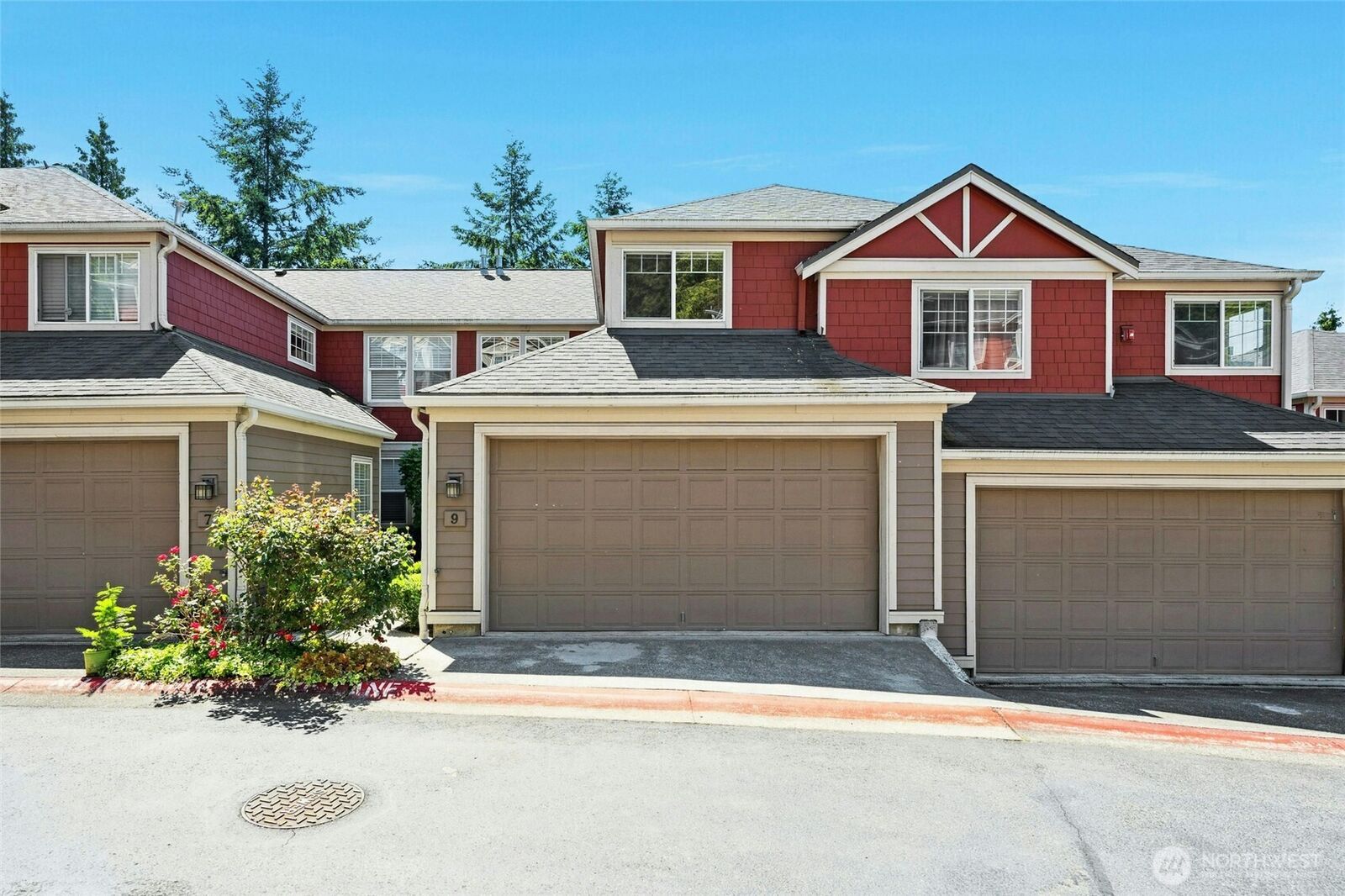 Property Photo:  2840  139th Avenue SE 9  WA 98005 