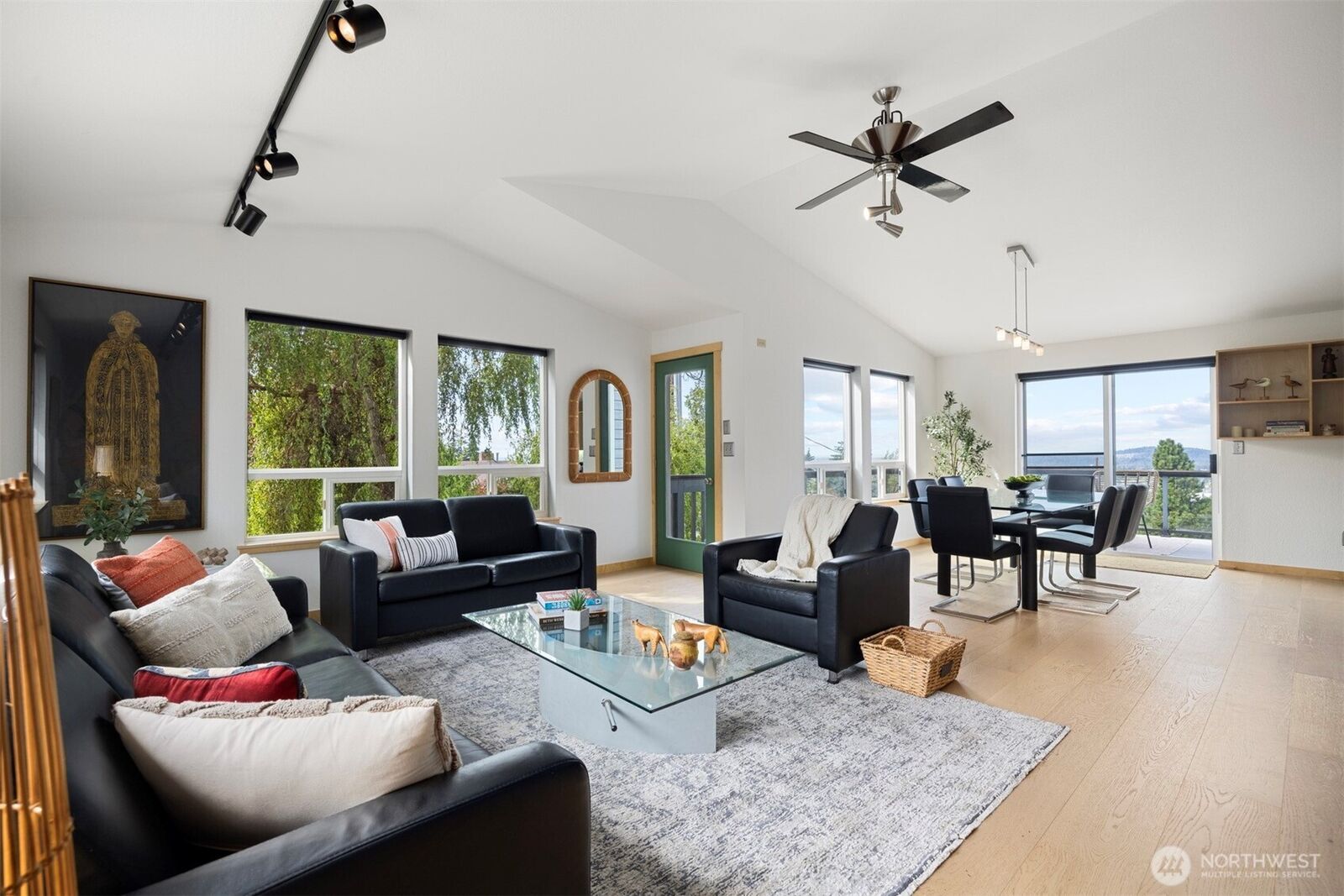 Property Photo:  1108  Undine Street  WA 98229 