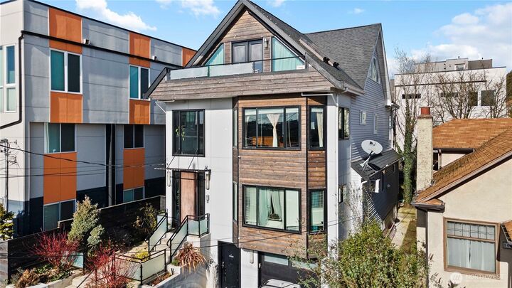 Property Photo:  804 N Motor Place B  WA 98103 