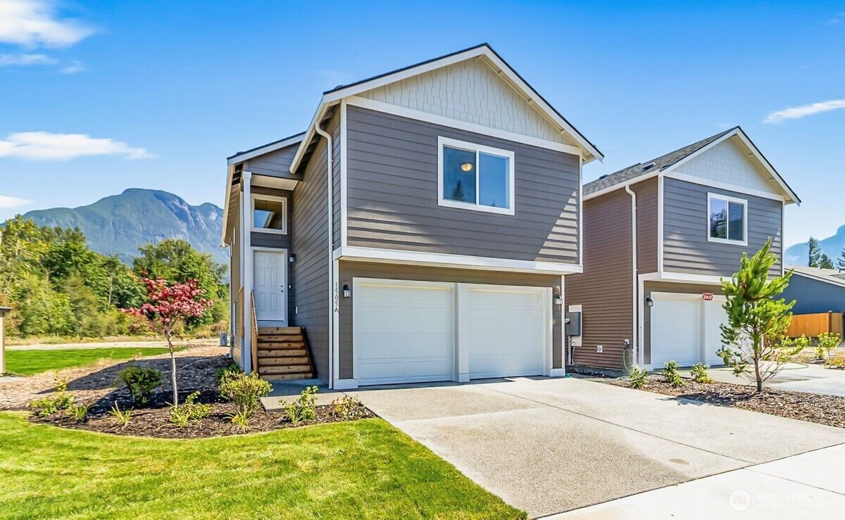 Property Photo:  1525  Alder Lane B  WA 98251 