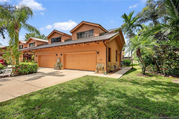 Property Photo: 126 SE Crestwood Circle FL 34997