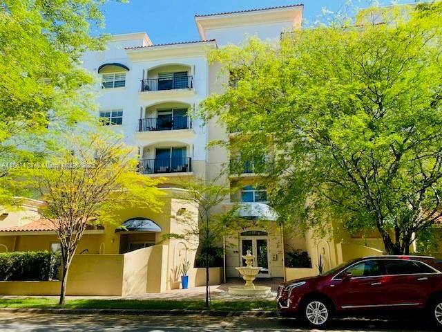 Property Photo: 118 Zamora Ave 409 FL 33134