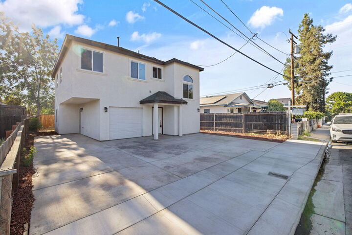 Property Photo: 1703 N Stevenson Street CA 93291