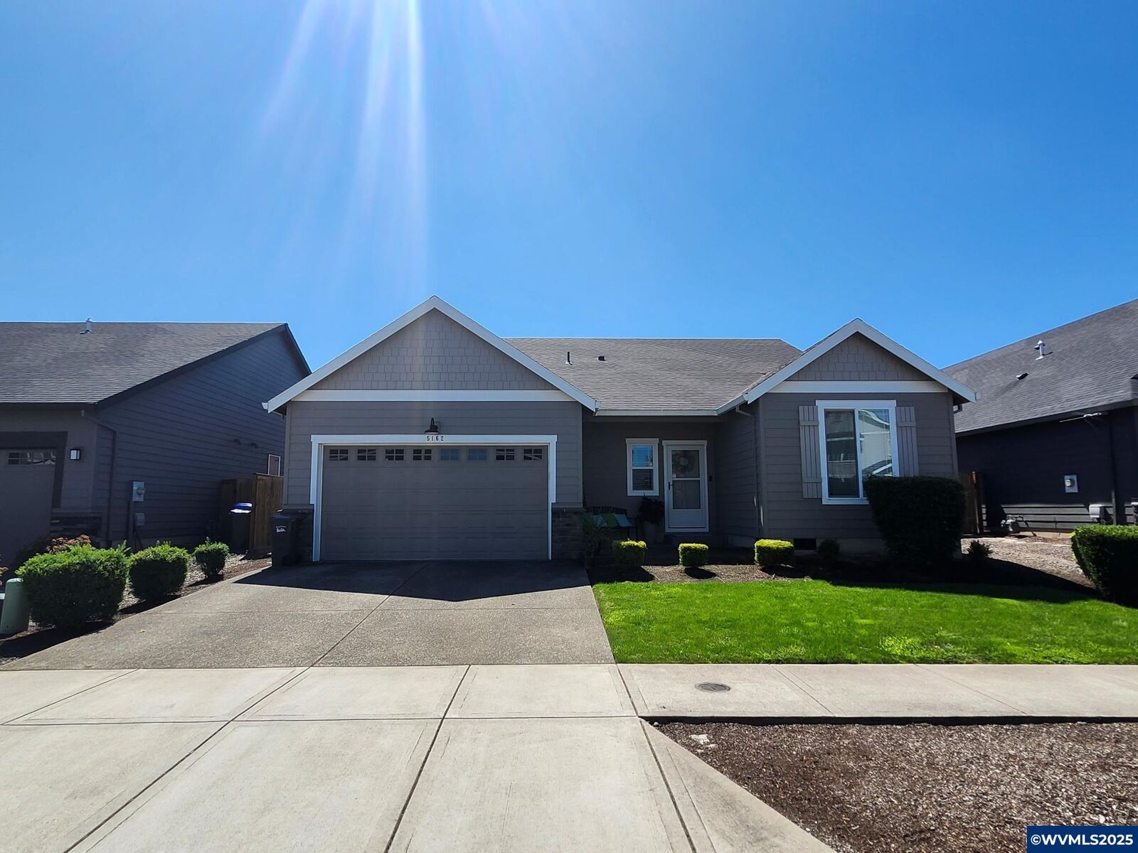 Property Photo: 5162 Gemini Av NE OR 97305