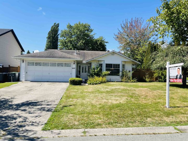6697 141A Street  Surrey BC V3W 9N8 photo