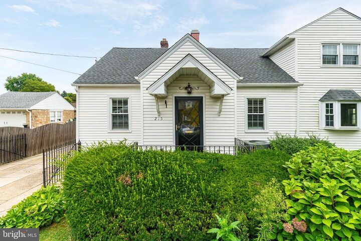 Property Photo: 215 Ray Street PA 19046