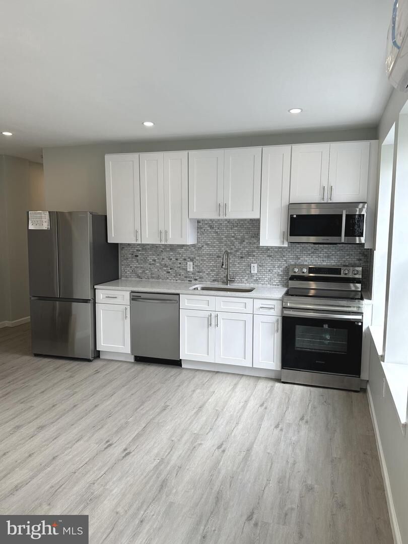 Property Photo: 6035 Germantown Avenue 3R PA 19144