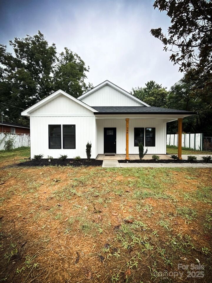 Property Photo:  546 Whitner Street  SC 29730 