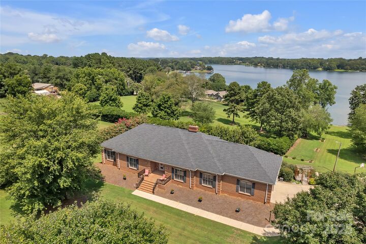 2207 Peninsula Avenue  Shelby NC 28150 photo