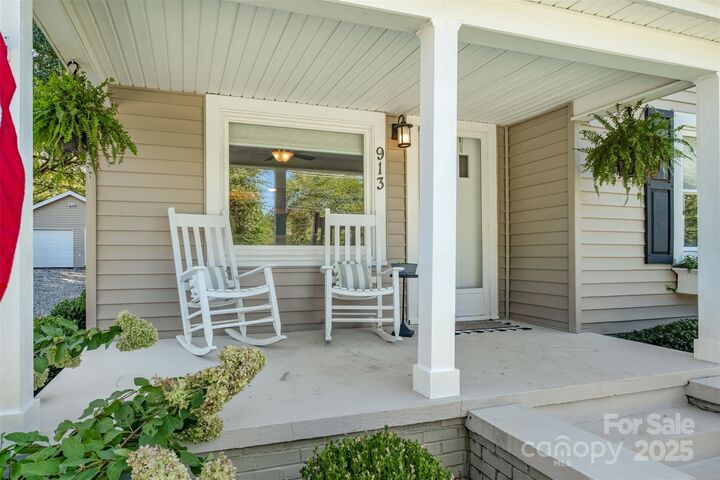 Property Photo: 913 Klondale Avenue NC 28081