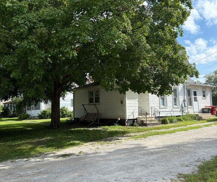 Property Photo: 1620 Desota Street IA 50075