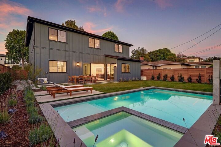 7733 Henefer Ave  Los Angeles CA 90045 photo
