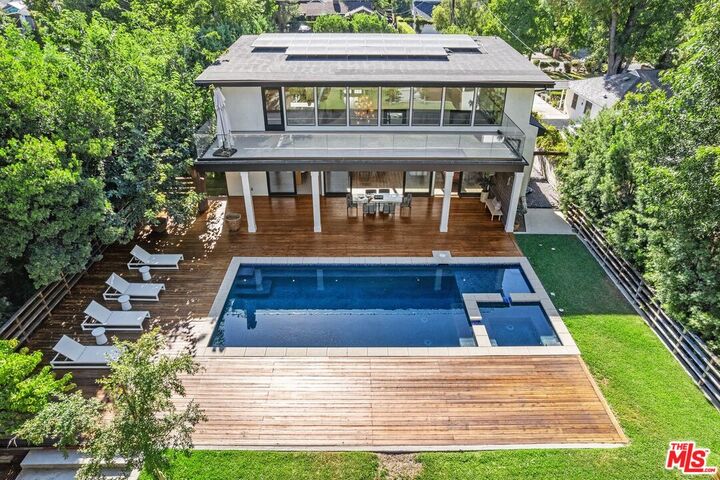 5922 Oakdale Ave  Woodland Hills CA 91367 photo