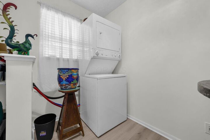 Property Photo: 4708 Parrau Drive OH 43228