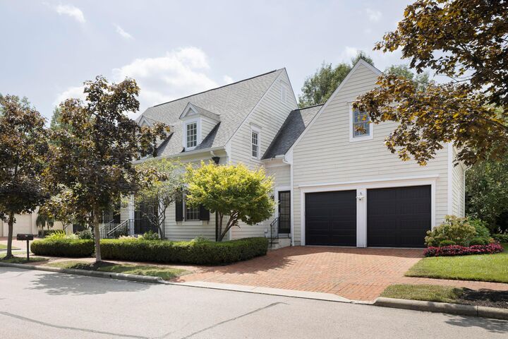Property Photo:  38 Pickett Place  OH 43054 