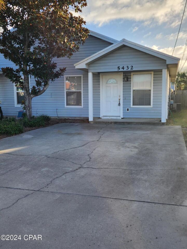 Property Photo: 5432 Sunset Avenue FL 32408