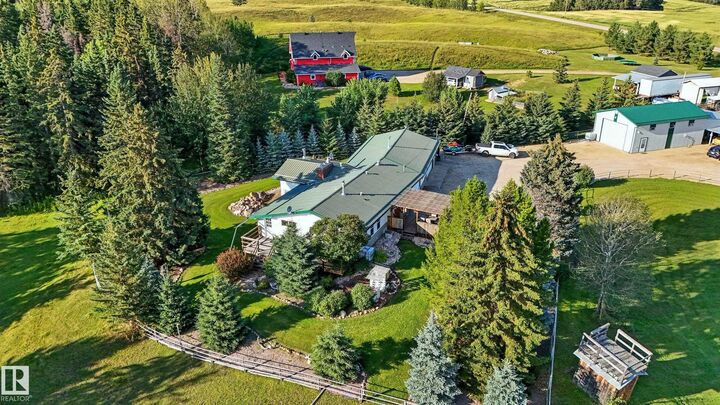 Photo de la propriété:  53110 Rge Road 12  AB T7Y 2T1 