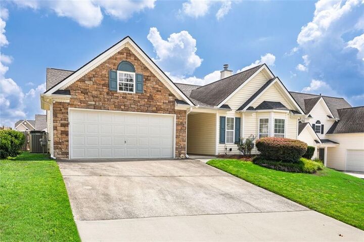 Property Photo:  111 W Skyline View  GA 30157 