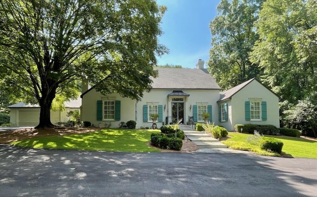 Property Photo:  988 Greymont Circle NW  GA 30064