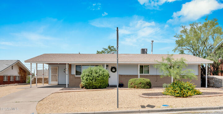 321 Crestmont Drive  El Paso TX 79912 photo