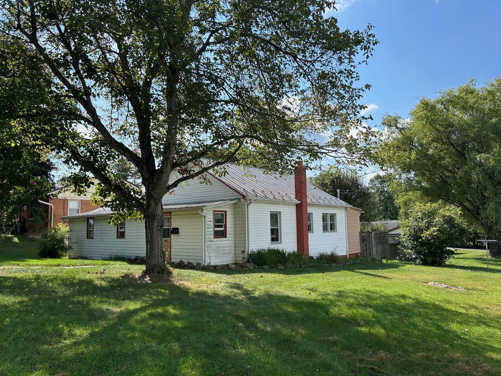 Property Photo: 380 Frazier St WV 24901