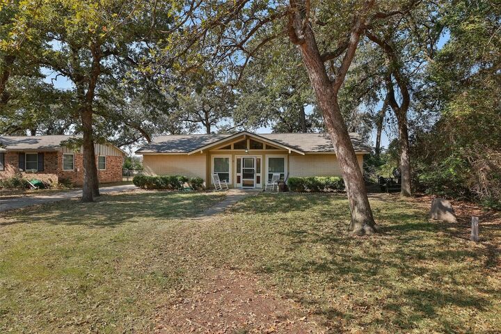 Property Photo: 6 Acapulco Lane TX 77871