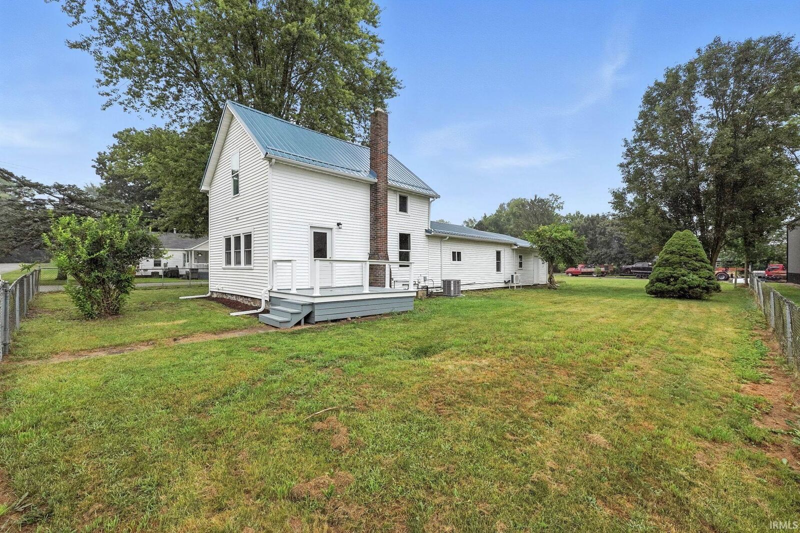 Property Photo:  308 E County Line Road  IN 46795-9629 