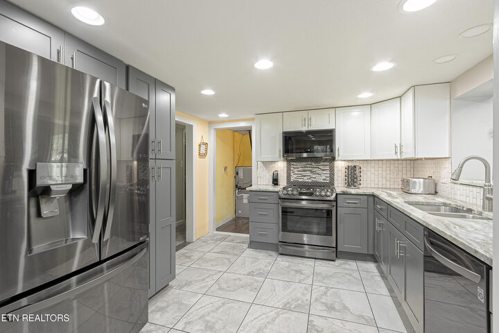 Property Photo: 175 Oswego Rd TN 37762