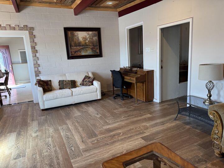 Property Photo: 1615 10th Street TX 79381