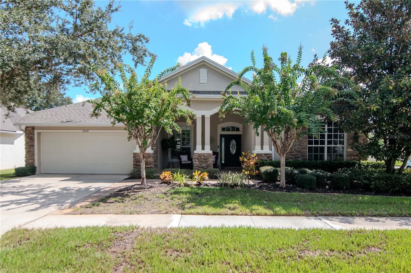 Property Photo:  7204 Derwent Glen Circle  FL 34637